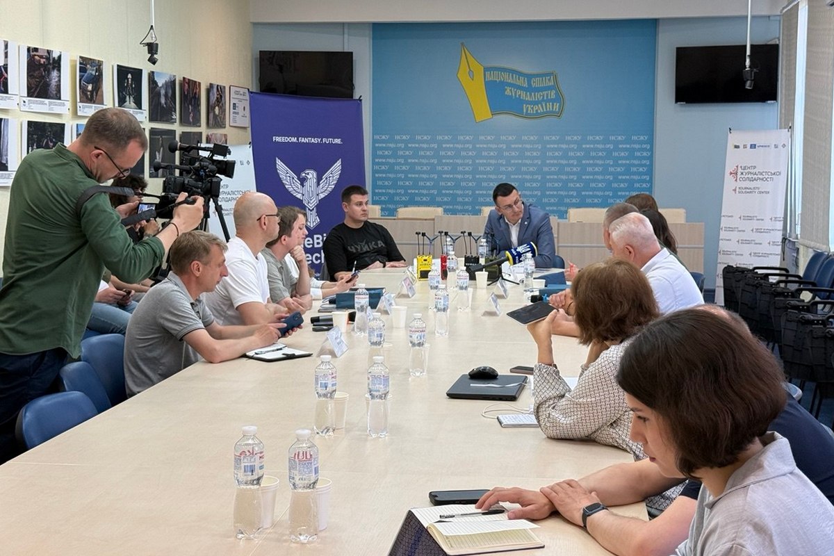 «Мусимо зупинити смертельний тренд – атаки дронів на журналістів». НСЖУ працює над посиленням безпеки медійників 17 «Мусимо зупинити смертельний тренд – атаки дронів на журналістів». НСЖУ працює над посиленням безпеки медійників