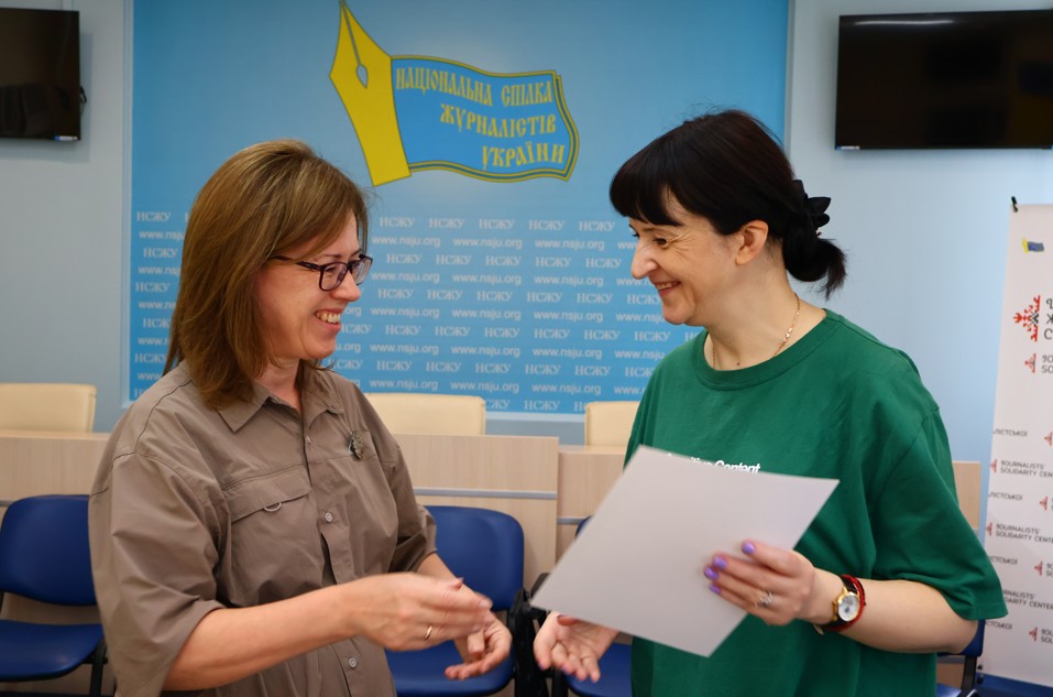 Відзнаки двом медійницям із півдня України вручила перша секретар НСЖУ Ліна Кущ 1