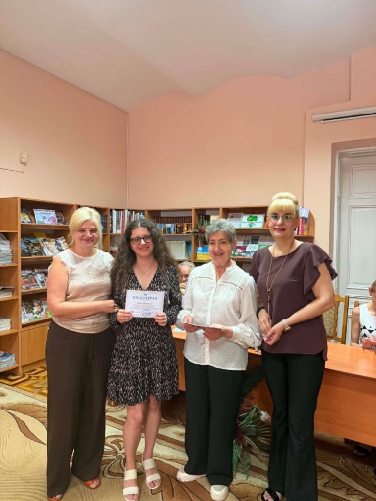 В Івано-Франківську підбили підсумки навчального року в Школі журналістики 21 В Івано-Франківську підбили підсумки навчального року в Школі журналістики 4