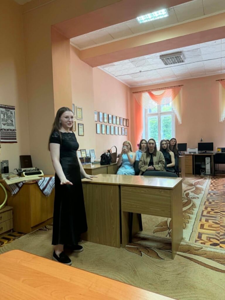 В Івано-Франківську підбили підсумки навчального року в Школі журналістики 24 В Івано-Франківську підбили підсумки навчального року в Школі журналістики 7