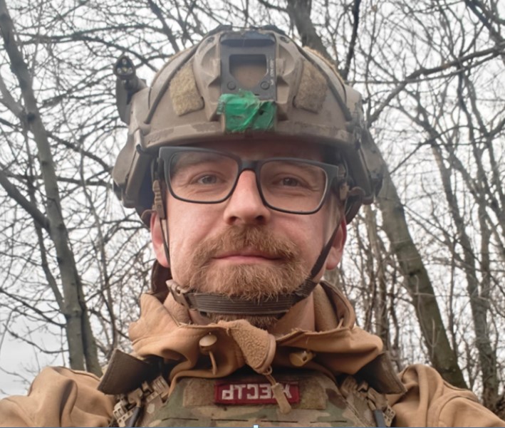 Волонтерив для безпеки колег, а потім сам обрав шлях воїна: історія медійника Володимира Фоміченка-Закуцького 17 Волонтерив для безпеки колег, а потім сам обрав шлях воїна: історія медійника Володимира Фоміченка-Закуцького