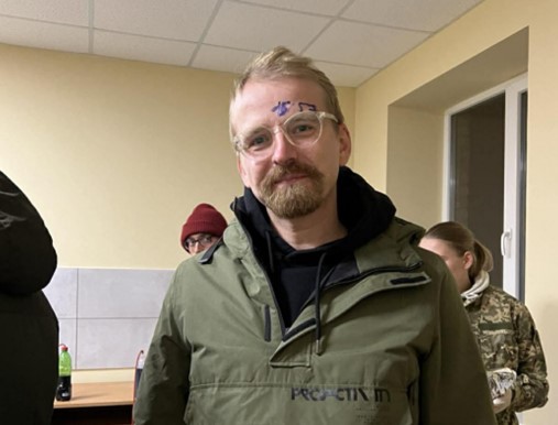 Волонтерив для безпеки колег, а потім сам обрав шлях воїна: історія медійника Володимира Фоміченка-Закуцького 18 Волонтерив для безпеки колег, а потім сам обрав шлях воїна: історія медійника Володимира Фоміченка-Закуцького 1