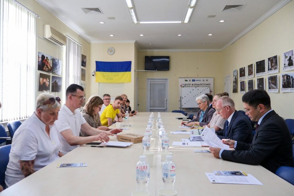 Росія атакувала Київ наступного дня після дискусії в НСЖУ з представниками ОБСЄ про безпеку журналістів 18 Росія атакувала Київ наступного дня після дискусії в НСЖУ з представниками ОБСЄ про безпеку журналістів 1