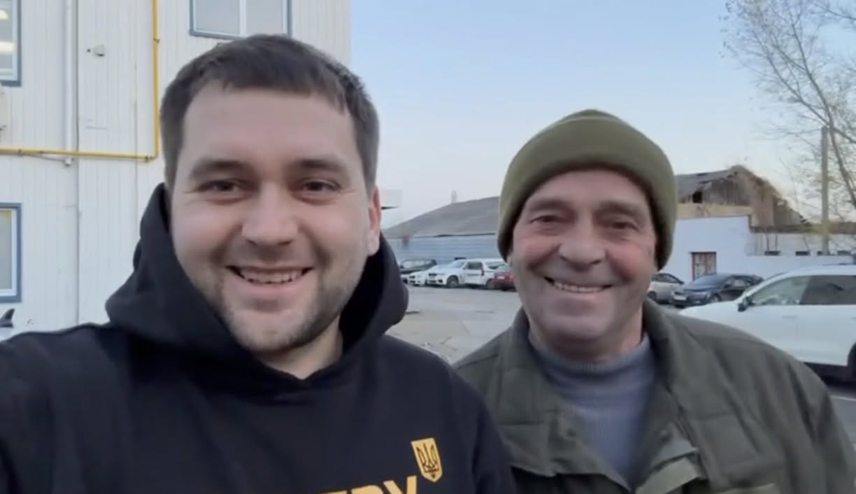 «Пошкоджено студію й авто, загинув охоронець»: офіс телеканалу «Ісландія» постраждав унаслідок удару РФ 17 «Пошкоджено студію й авто, загинув охоронець»: офіс телеканалу «Ісландія» постраждав унаслідок удару РФ