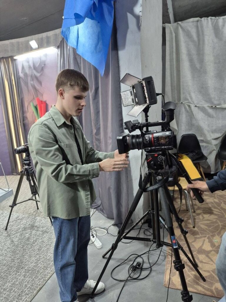 «КОЛО НЕЗЛАМНИХ»: як діти та ветерани разом створюють унікальний телепроєкт 19 «КОЛО НЕЗЛАМНИХ»: як діти та ветерани разом створюють унікальний телепроєкт 2