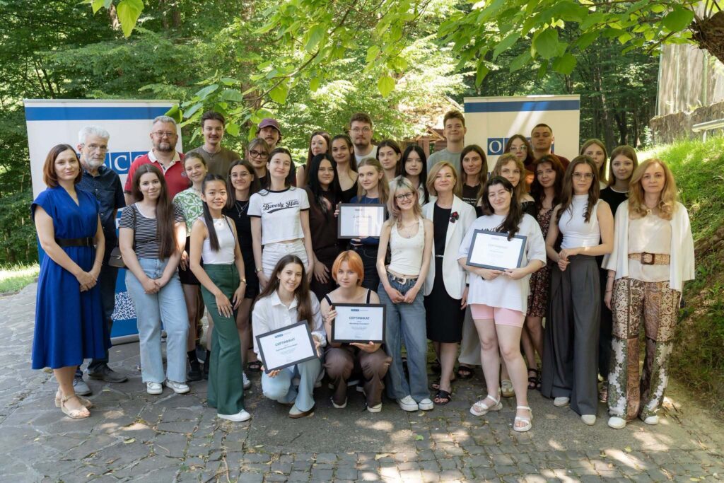 28 майбутніх журналістів пройшли тренінг «Думай. Перевіряй. Медіа без ілюзій» 1