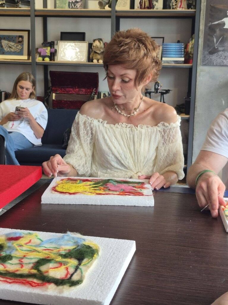 «КОЛО НЕЗЛАМНИХ»: як діти та ветерани разом створюють унікальний телепроєкт 22 «КОЛО НЕЗЛАМНИХ»: як діти та ветерани разом створюють унікальний телепроєкт 5