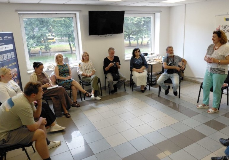 Конфлікт без скандалу: у Дніпрі журналісти вчилися керувати складними розмовами 19 Конфлікт без скандалу: у Дніпрі журналісти вчилися керувати складними розмовами 2