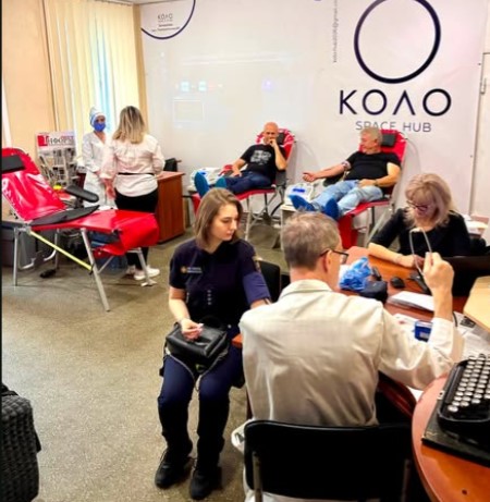 Дев’ять літрів крові здали запорізькі журналісти під час корпоративного дня донора 21 Дев’ять літрів крові здали запорізькі журналісти під час корпоративного дня донора 4