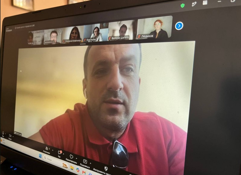 Сталий розвиток локальних медіа в умовах війни: Івано-Франківський Центр журналістської солідарності провів зустріч із медійниками з різних куточків України 25 Сталий розвиток локальних медіа в умовах війни: Івано-Франківський Центр журналістської солідарності провів зустріч із медійниками з різних куточків України 8