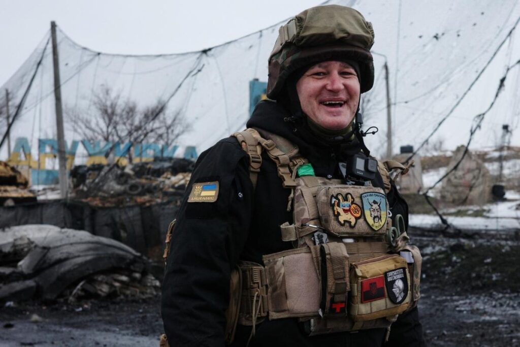 «Синій бронежилет – це мішень», – воєнкор Станіслав Кухарчук про захист журналістів у дроновій війні 23 «Синій бронежилет – це мішень», – воєнкор Станіслав Кухарчук про захист журналістів у дроновій війні 6