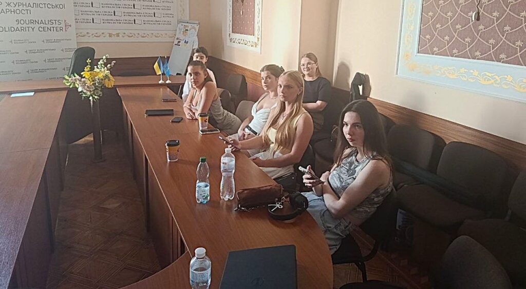 Отримали важливий досвід: практиканти-журналісти відвідали Центр журналістської солідарності у Львові 3