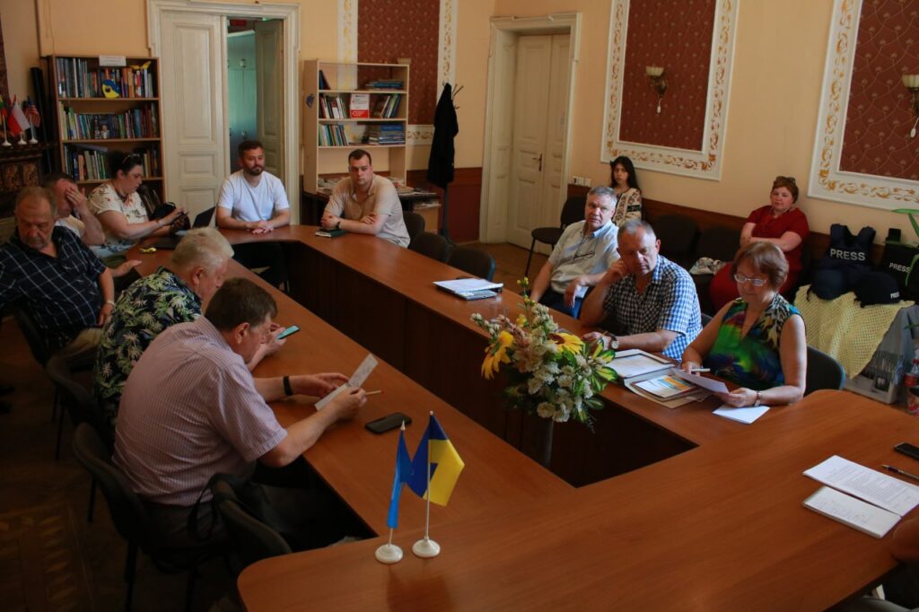 Шлях до виживання локальних медіа обговорили у Львівському Центрі журналістської солідарності 21 Шлях до виживання локальних медіа обговорили у Львівському Центрі журналістської солідарності 4