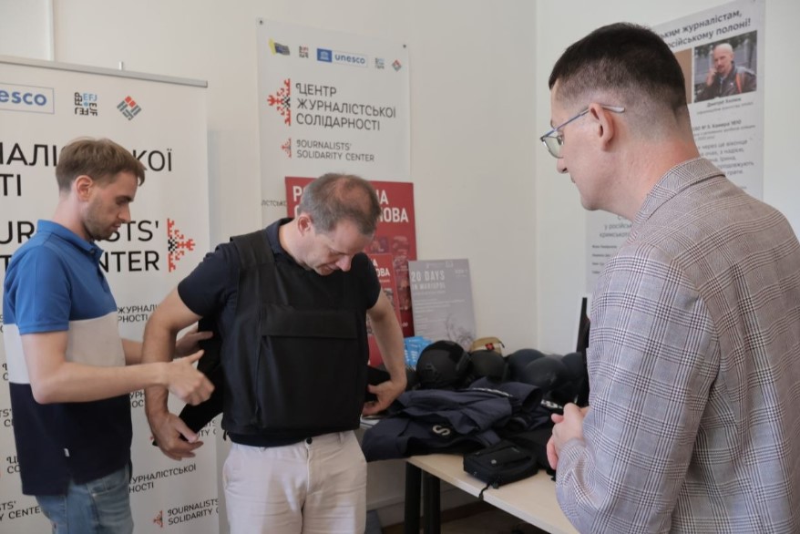 «PRESS більше не дає імунітету»: як дрони змінили роботу воєнкорів і що можна цьому протиставити 11