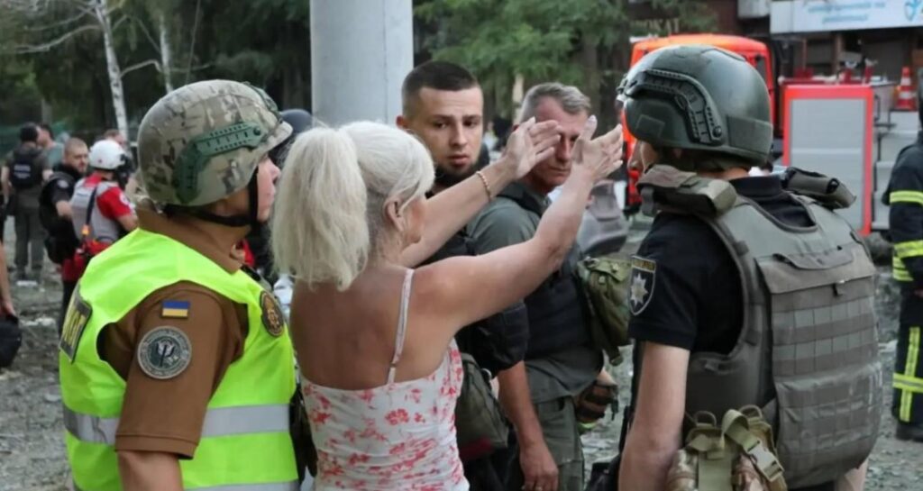 «Пекло за розкладом»: журналістка розповіла про щоденні удари КАБами по Запоріжжю 19 «Пекло за розкладом»: журналістка розповіла про щоденні удари КАБами по Запоріжжю 2