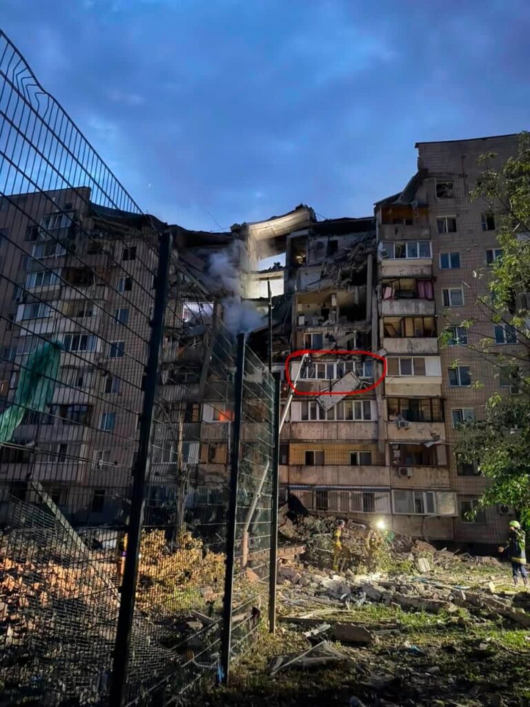 Медійниці втратили квартиру через атаку РФ на Київ 18 Медійниці втратили квартиру через атаку РФ на Київ 1