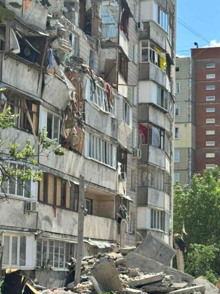Медійниці втратили квартиру через атаку РФ на Київ 19 Медійниці втратили квартиру через атаку РФ на Київ 2