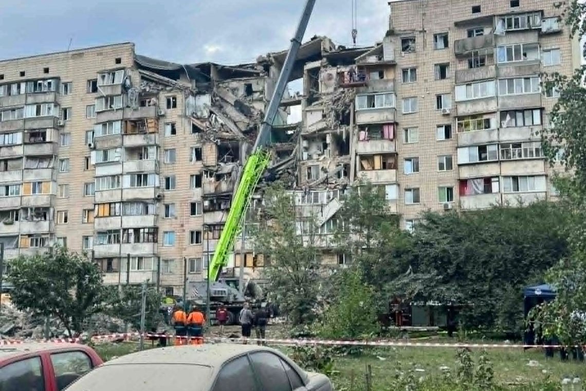 Медійниці втратили квартиру через атаку РФ на Київ 17 Медійниці втратили квартиру через атаку РФ на Київ