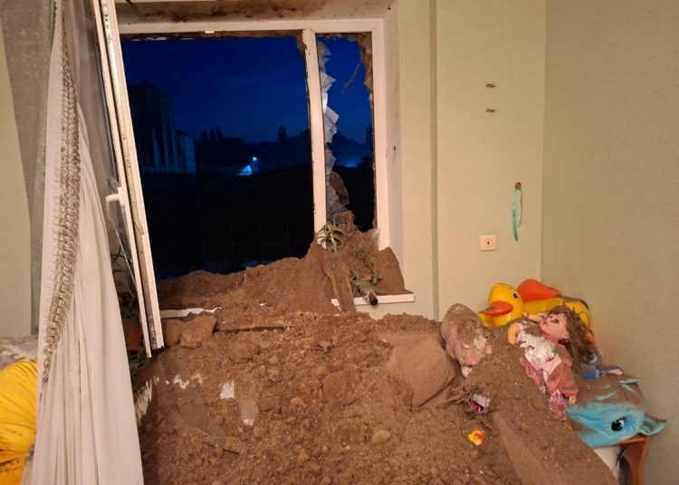 «Будинок може обвалитися будь-якої миті»: ракета зруйнувала ще одну домівку журналістки-переселенки з Херсона