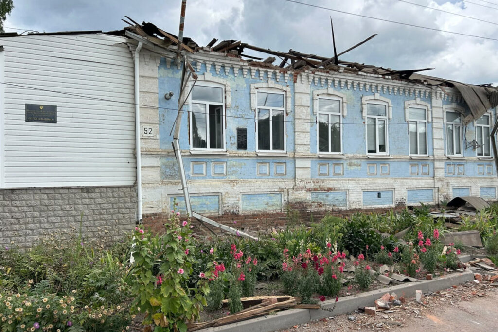 «Доходжу до редакції — приліт!»: росіяни добивають будівлю редакції газети «Білопільщина» на Сумщині 1