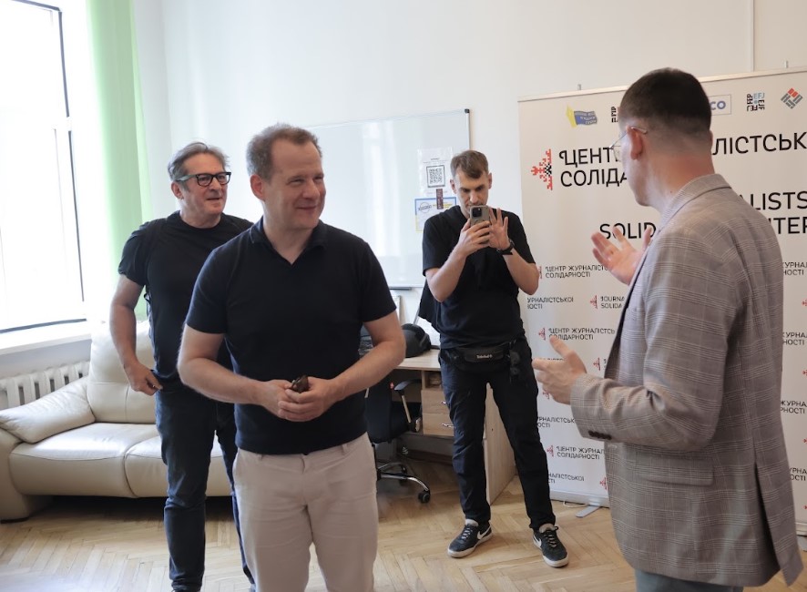 Залишити біль поза кадром, або як міжнародна журналістська солідарність допоможе психологічному відновленню українських журналістів 1