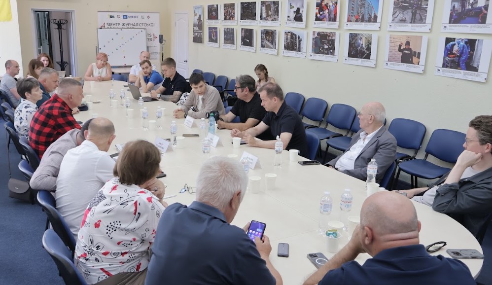 Залишити біль поза кадром, або як міжнародна журналістська солідарність допоможе психологічному відновленню українських журналістів 2