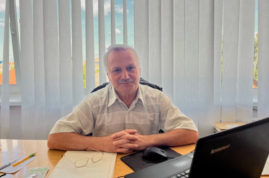«Виживаємо на ентузіазмі і на зло»: редактор газети «Ратнівщина» Дмитро Мороз