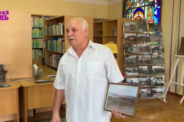 «Жахливі квіти війни»: херсонець складає картини з осколків російських снарядів