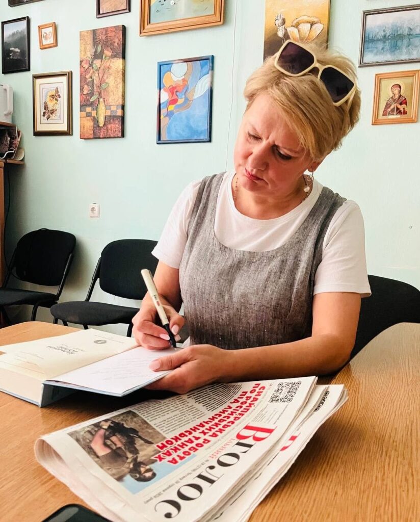 1500 примірників — 1500 зв'язків із читачами: Сергій Томіленко розпочав візит на Прикарпаття з редакції «Вільного голосу» 1