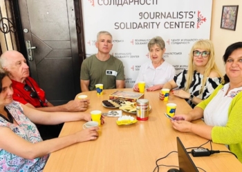 «В Івано-Франківському Центрі журналістської солідарності так само тепло, затишно, дружня атмосфера – ніби й не їхав звідси ніколи», – Роман Кривко, журналіст із Харкова