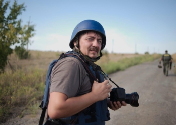 «Для фотографа сьогодні немає безпечної відстані на фронті», – фотокореспондент Анатолій Степанов
