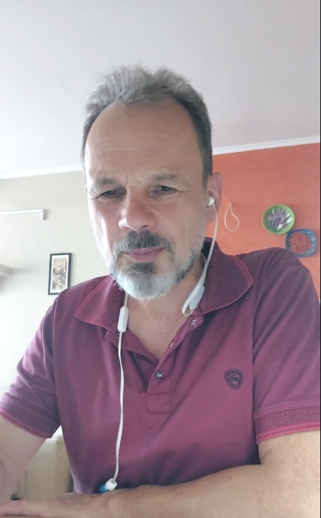 «Не поспішай виходити з директорського кабінету, якщо в тебе камера»: у Frontline Press говорили про фото 2