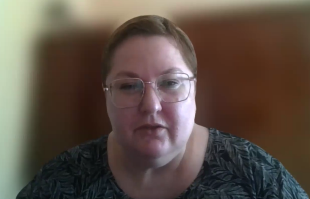 «Що буде, якщо спробувати інакше»: п’ять редакцій про жуків-оленів, зустрічі полонених і ціну виживання 18 «Що буде, якщо спробувати інакше»: п’ять редакцій про жуків-оленів, зустрічі полонених і ціну виживання 1