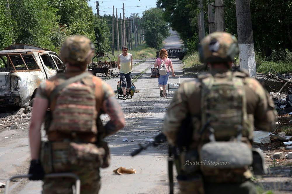 «Для фотографа сьогодні немає безпечної відстані на фронті», – фотокореспондент Анатолій Степанов 18 «Для фотографа сьогодні немає безпечної відстані на фронті», – фотокореспондент Анатолій Степанов 1