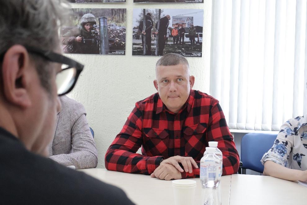 Коли гасне світло, залишається газета: як НСЖУ і німецькі журналісти підтримують прифронтові редакції 21 Коли гасне світло, залишається газета: як НСЖУ і німецькі журналісти підтримують прифронтові редакції 4