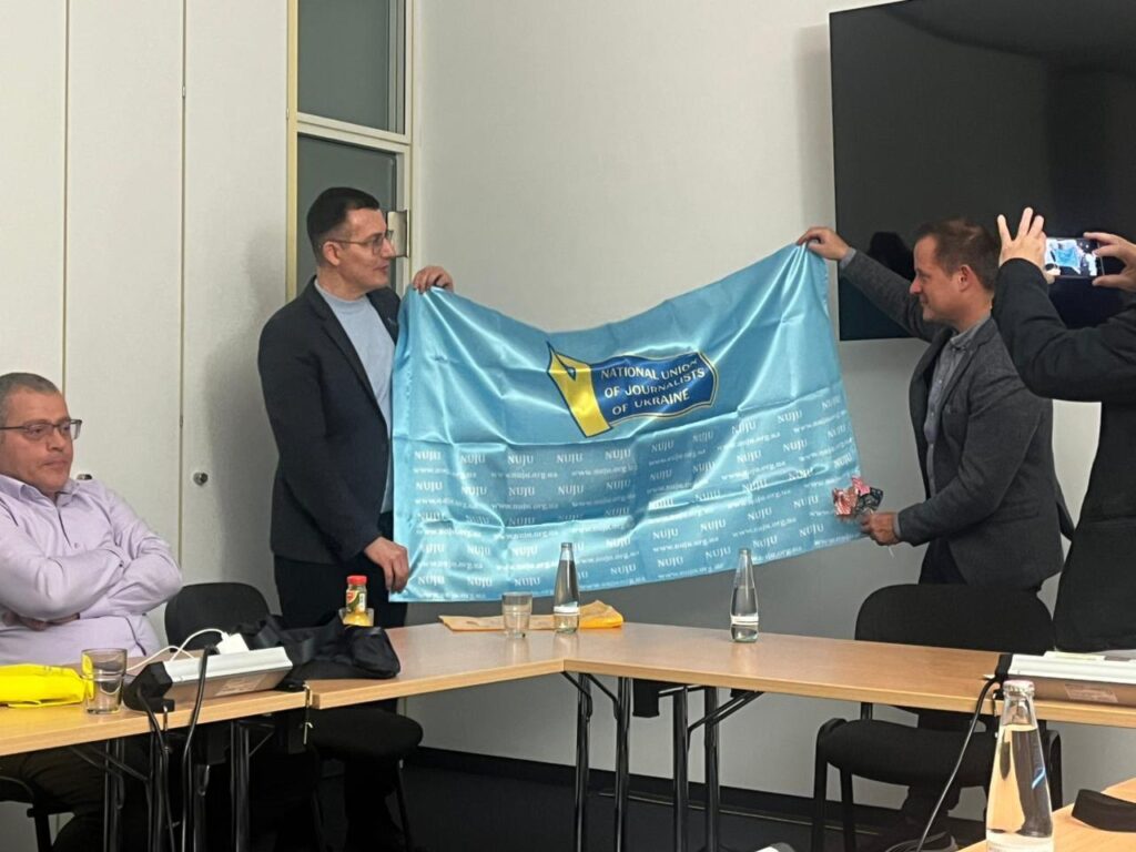 Коли гасне світло, залишається газета: як НСЖУ і німецькі журналісти підтримують прифронтові редакції 23 Коли гасне світло, залишається газета: як НСЖУ і німецькі журналісти підтримують прифронтові редакції 6