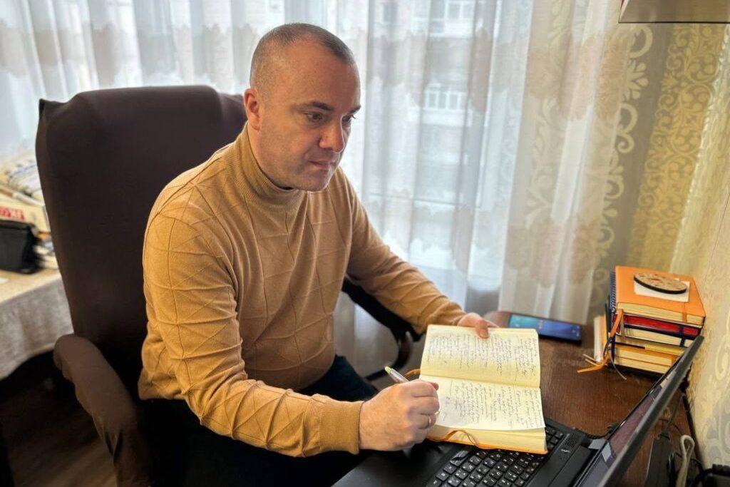 «Робилося для розвитку, а виявилося, що для виживання»: п’ять редакцій про те, на чому сьогодні тримаються локальні медіа 30 «Робилося для розвитку, а виявилося, що для виживання»: п’ять редакцій про те, на чому сьогодні тримаються локальні медіа 13