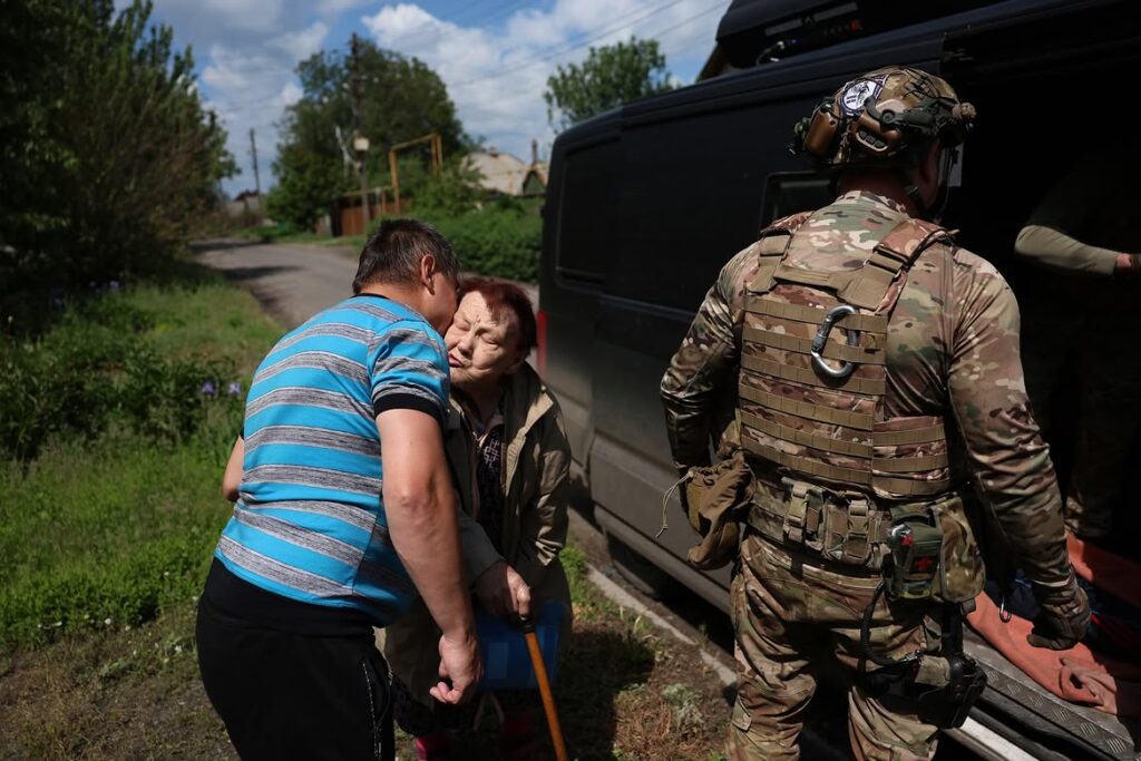 «Для фотографа сьогодні немає безпечної відстані на фронті», – фотокореспондент Анатолій Степанов 26 «Для фотографа сьогодні немає безпечної відстані на фронті», – фотокореспондент Анатолій Степанов 9