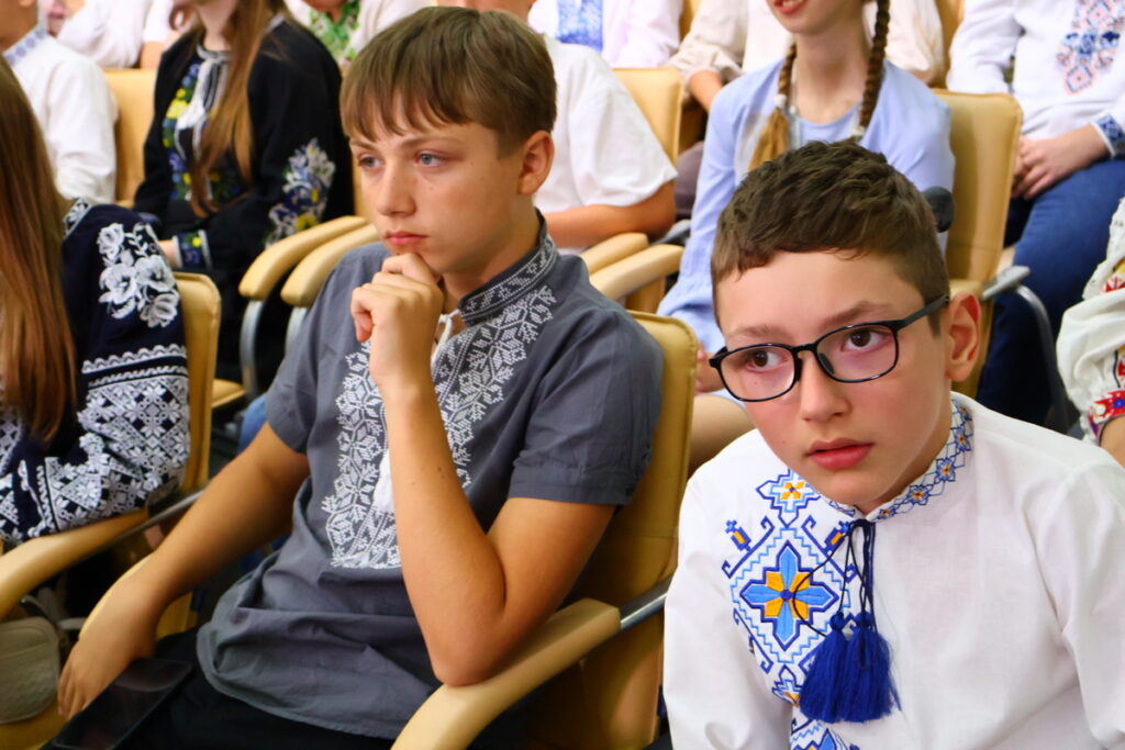 Коли мистецтво об’єднує: історія створення телепередач «КОЛО НЕЗЛАМНИХ» 30 Коли мистецтво об’єднує: історія створення телепередач «КОЛО НЕЗЛАМНИХ» 13