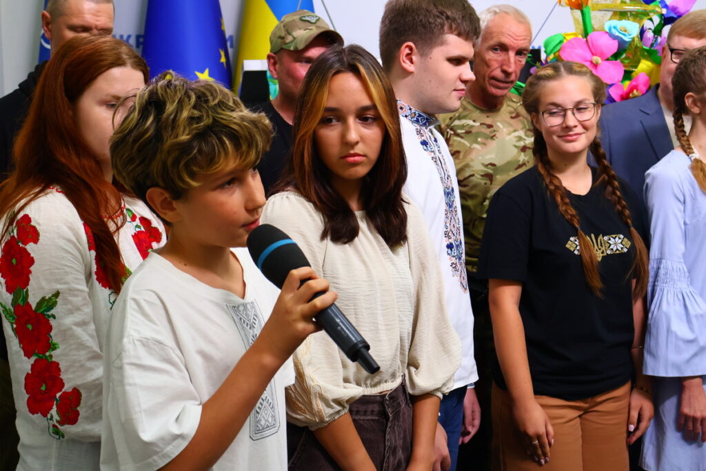 Коли мистецтво об’єднує: історія створення телепередач «КОЛО НЕЗЛАМНИХ» 34 Коли мистецтво об’єднує: історія створення телепередач «КОЛО НЕЗЛАМНИХ» 17