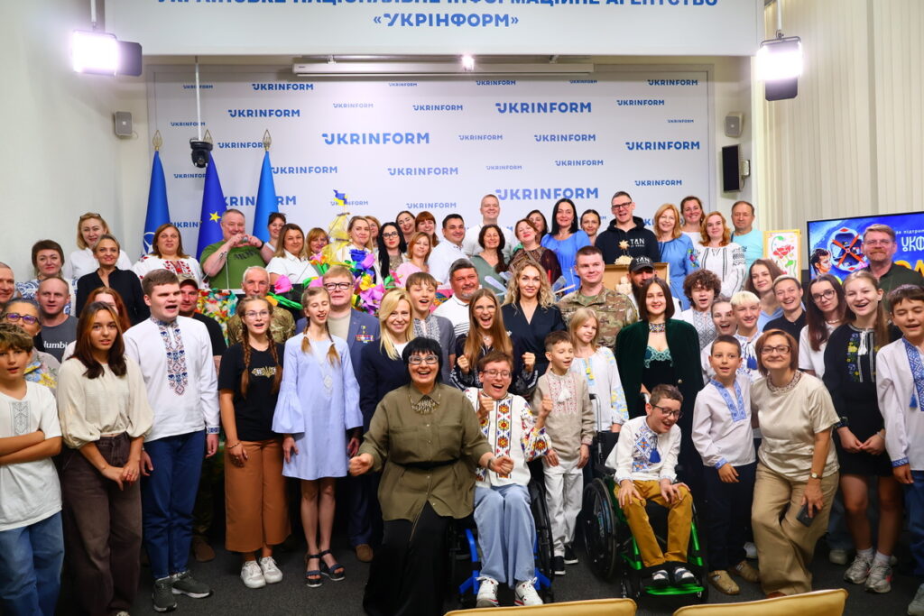 Коли мистецтво об’єднує: історія створення телепередач «КОЛО НЕЗЛАМНИХ» 35 Коли мистецтво об’єднує: історія створення телепередач «КОЛО НЕЗЛАМНИХ» 18