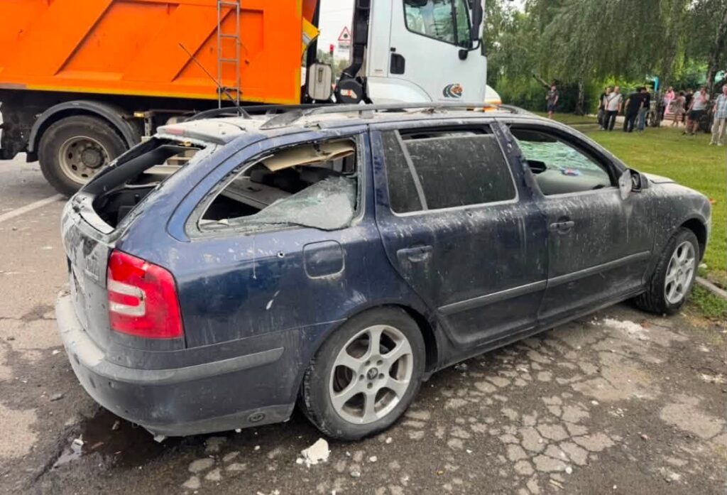 Допомагав сусідам, гасив пожежу: журналіст Владислав Єсипенко опинився в епіцентрі прильоту «Бандеролі» в Харкові 18 Допомагав сусідам, гасив пожежу: журналіст Владислав Єсипенко опинився в епіцентрі прильоту «Бандеролі» в Харкові 1