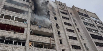 Допомагав сусідам, гасив пожежу: журналіст Владислав Єсипенко опинився в епіцентрі прильоту «Бандеролі» в Харкові 18 Допомагав сусідам, гасив пожежу: журналіст Владислав Єсипенко опинився в епіцентрі прильоту «Бандеролі» в Харкові