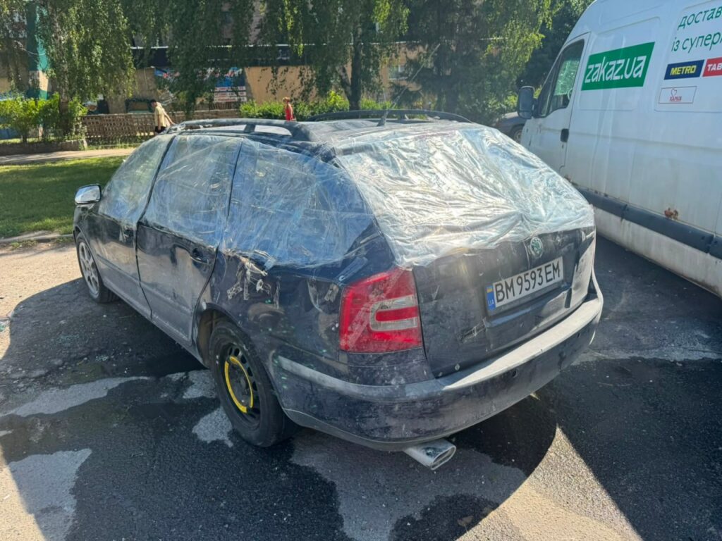 Допомагав сусідам, гасив пожежу: журналіст Владислав Єсипенко опинився в епіцентрі прильоту «Бандеролі» в Харкові 22 Допомагав сусідам, гасив пожежу: журналіст Владислав Єсипенко опинився в епіцентрі прильоту «Бандеролі» в Харкові 5
