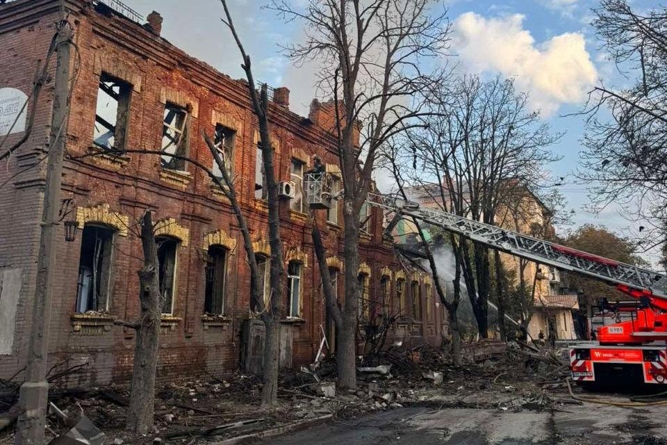 Російський авіаудар пошкодив редакцію «Вістей» 18 Російський авіаудар пошкодив редакцію «Вістей» 1