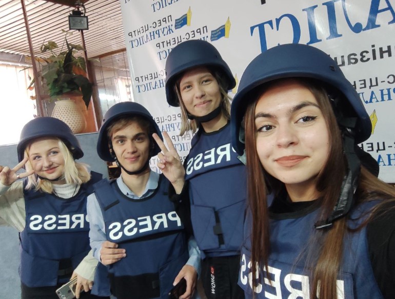 «О, бронік! Давайте сфотографуємося»: історія журналістки Валерії Гетьман 17 «О, бронік! Давайте сфотографуємося»: історія журналістки Валерії Гетьман