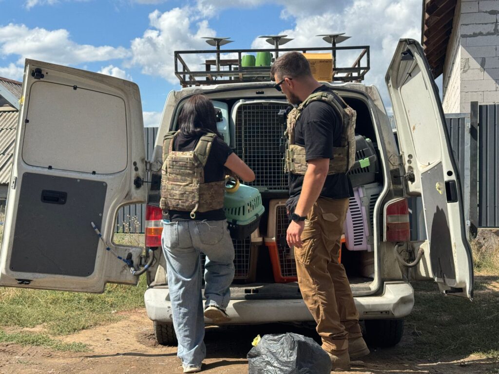 «Підбігла й побачила, що у нього немає ноги». Журналістка Суспільне Дніпро допомогла пораненому після удару РФ 7