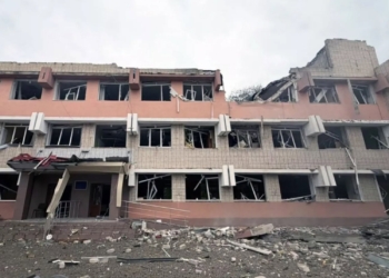 «Вони стирають фундамент наших спогадів»: у Херсоні каб зніс під'їзд будинку, де жила родина голови обласної організації НСЖУ 7 «Вони стирають фундамент наших спогадів»: у Херсоні каб зніс під’їзд будинку, де жила родина голови обласної організації НСЖУ