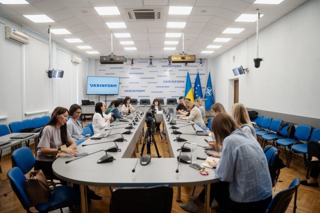 ШІ в українських редакціях: правила, можливості та ризики обговорили під час круглого столу 3 ШІ в українських редакціях: правила, можливості та ризики обговорили під час круглого столу 2