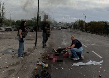 «Підбігла й побачила, що у нього немає ноги». Журналістка Суспільне Дніпро допомогла пораненому після удару РФ